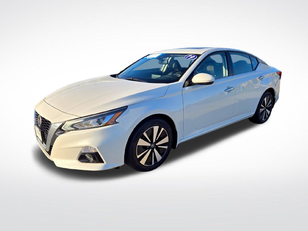 Used 2019 White Nissan 2.5 SL image 7