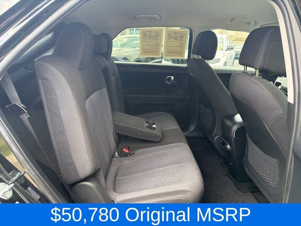 Used 2023 Black Hyundai SE image 18