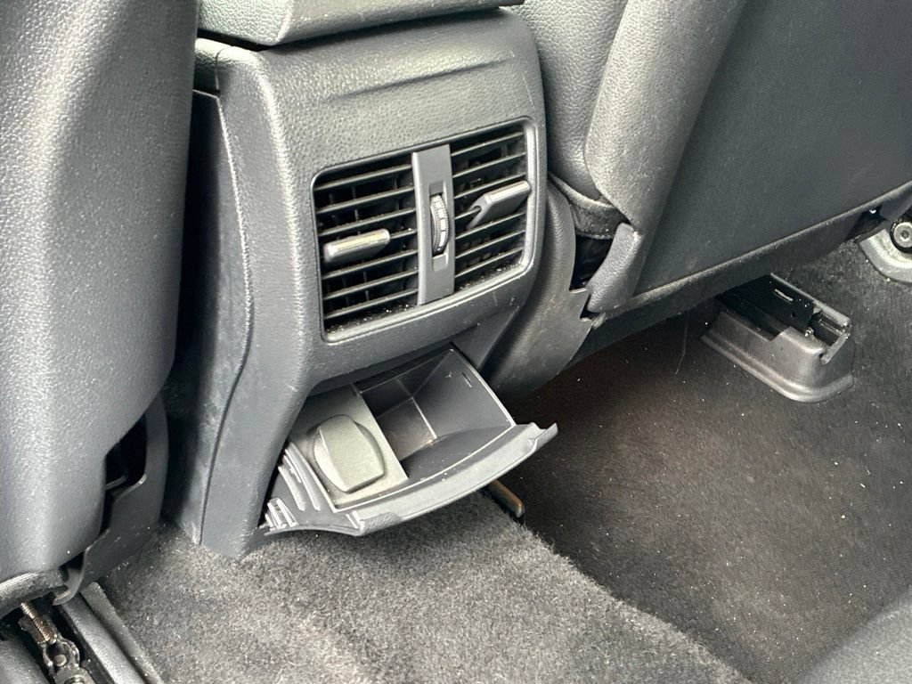 Used 2019  Mercedes-Benz GLA 250 image 48