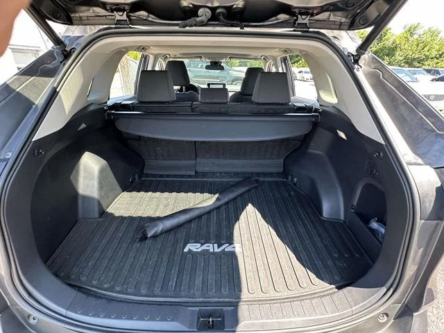 2023 Toyota RAV4 XLE - Photo 29