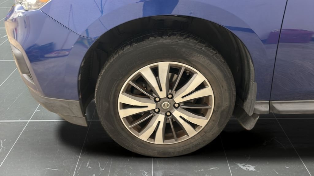 Used 2017 Blue Nissan SL image 15