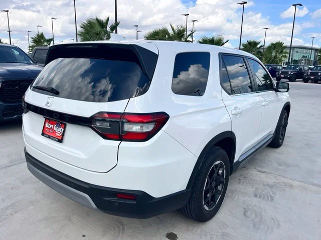 Used 2025 White Honda EX-L image 6