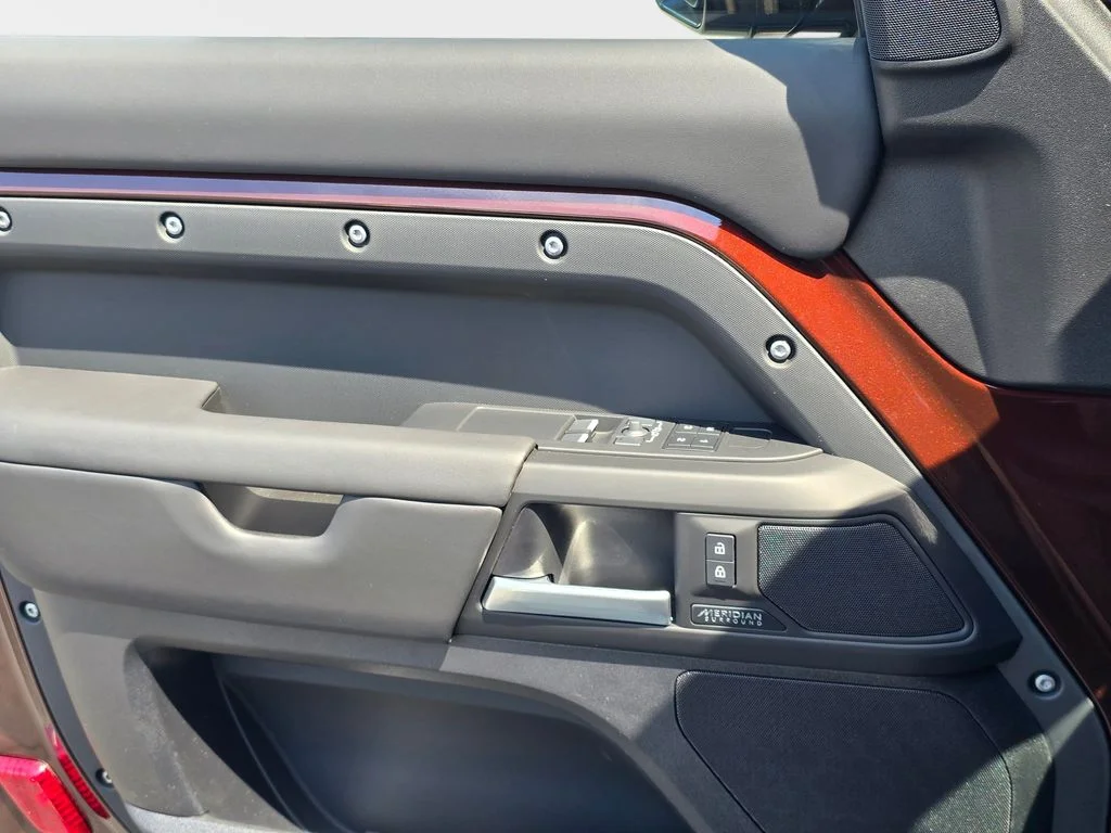 New 2026 Sedona Red LAND ROVER X-Dynamic SE image 28