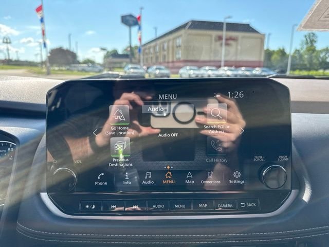 Used 2021 Blue Nissan SL image 21