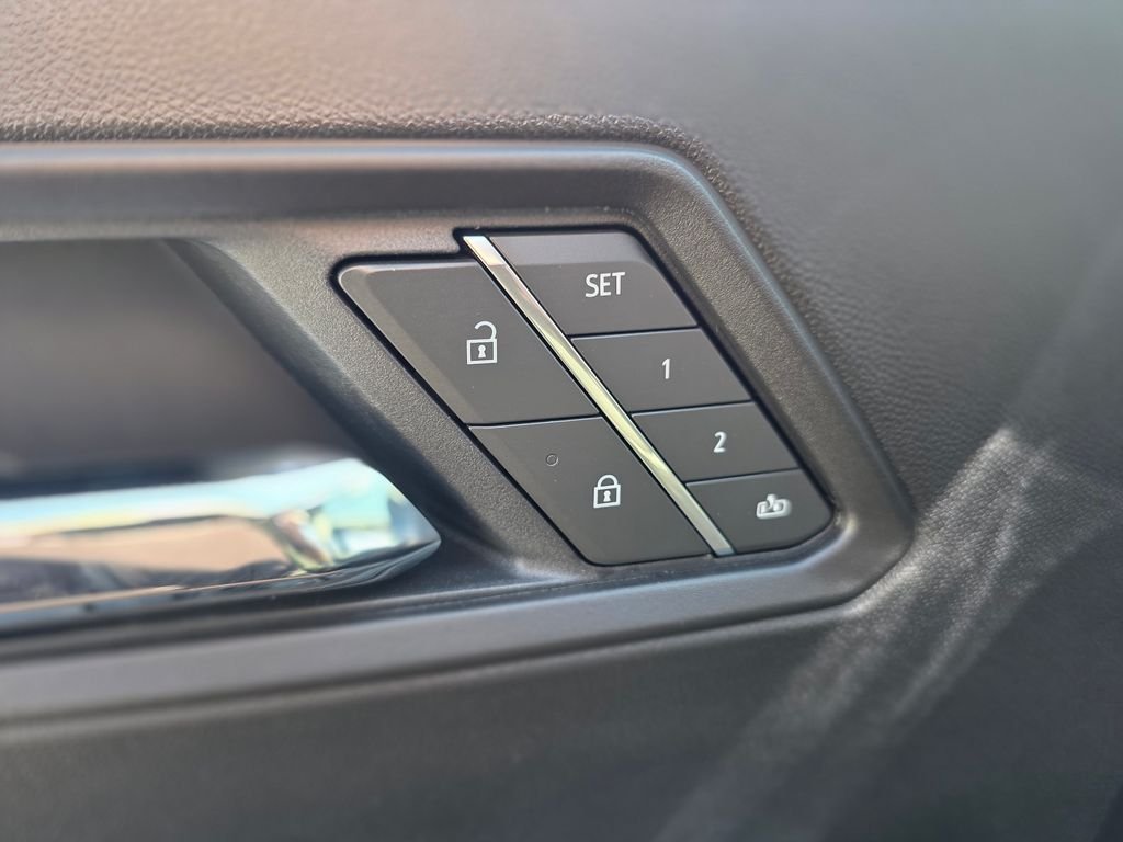2025 GMC Canyon AT4 - Photo 23