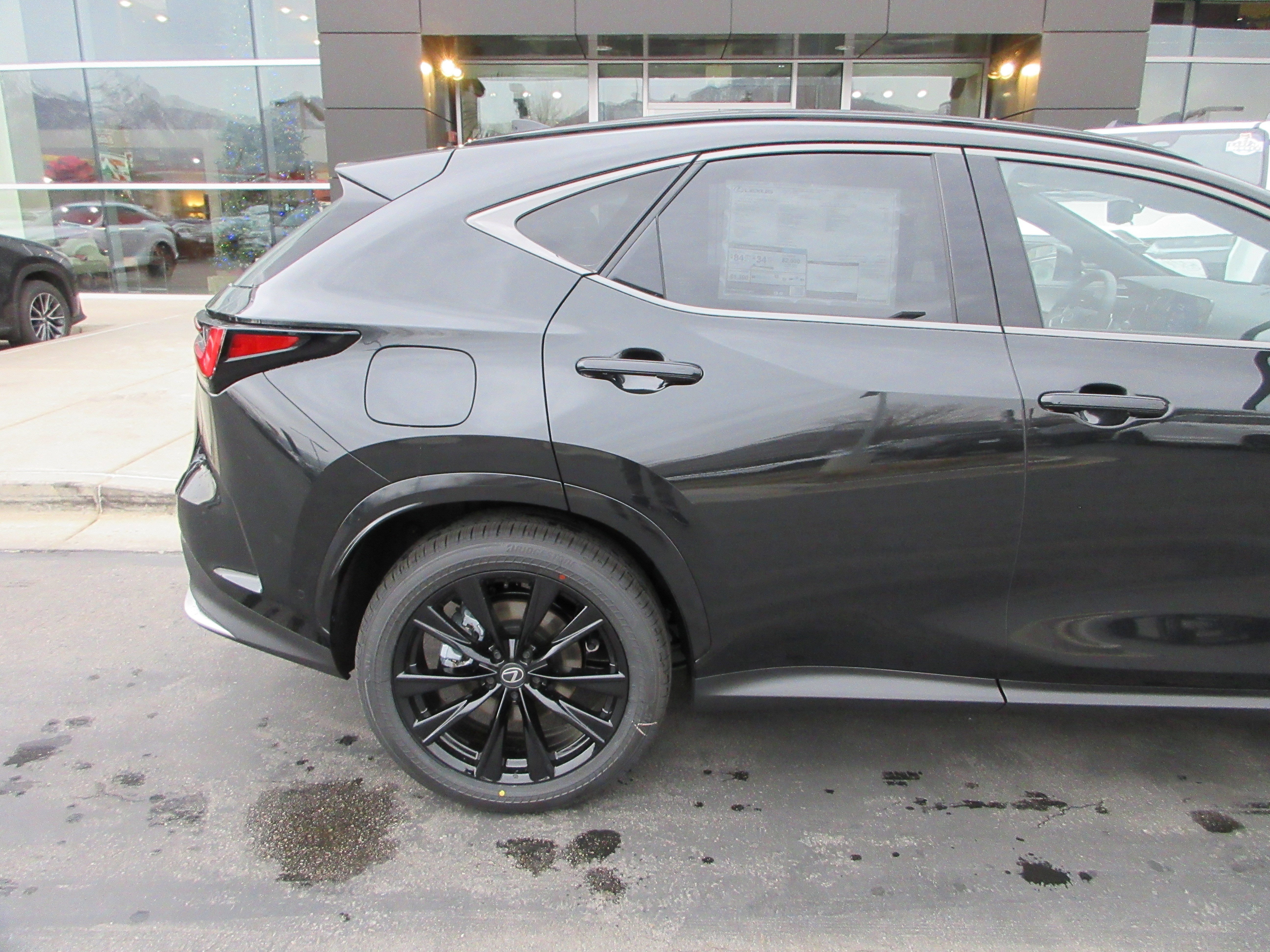 2026 Lexus NX 450h+ F-Sport - Photo 11