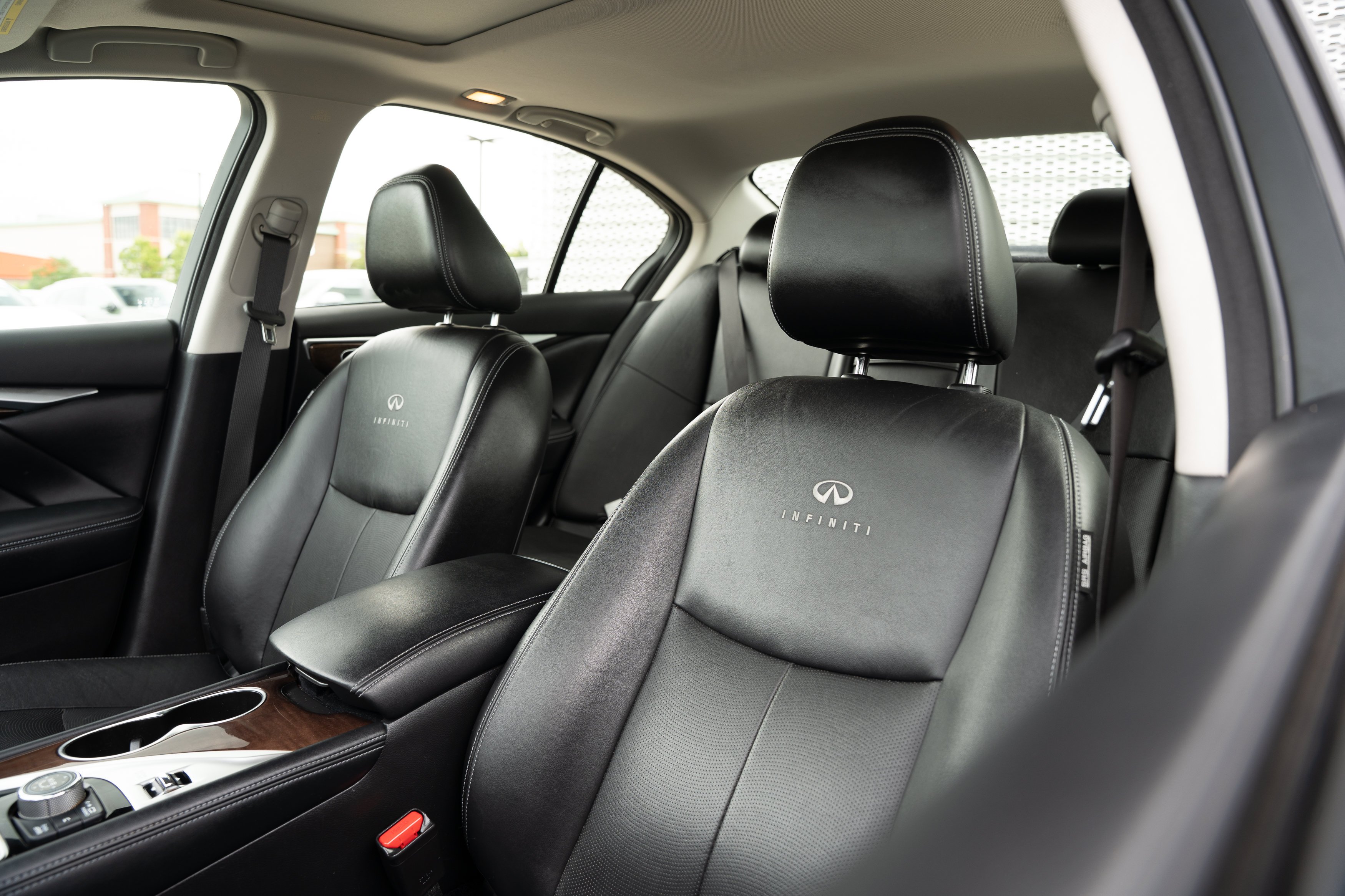 Used 2014 Black Obsidian INFINITI Premium image 18