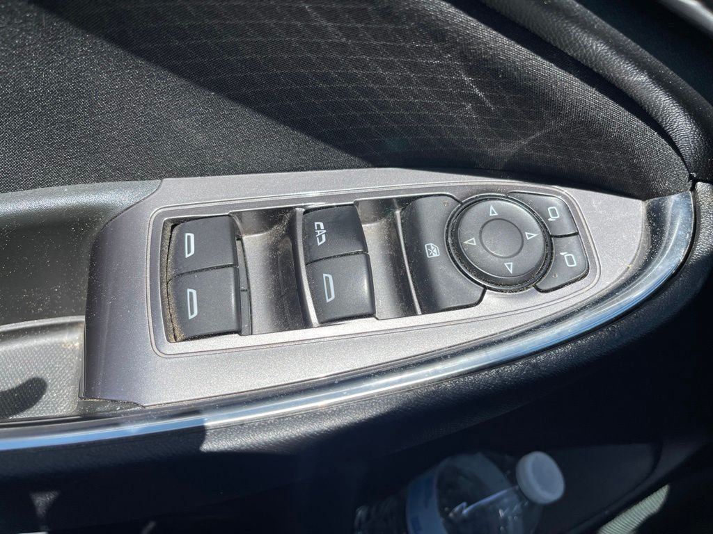 Used 2021 White Chevrolet LT image 12
