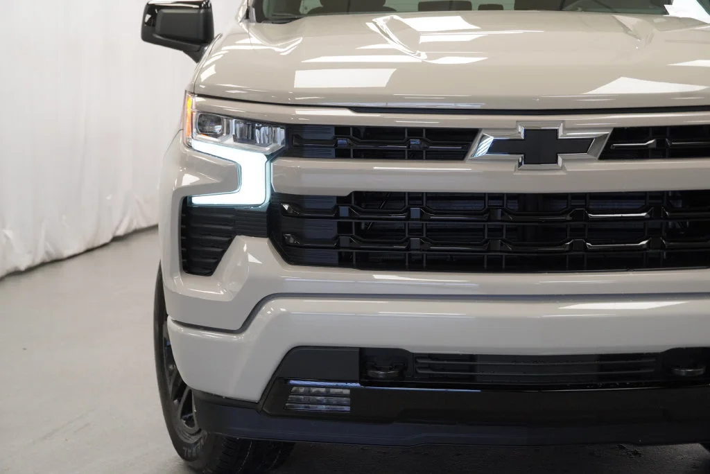 New 2026 White Sands Chevrolet RST image 32