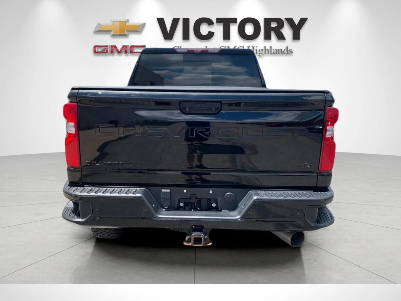 Used 2021 Black Chevrolet LTZ image 4