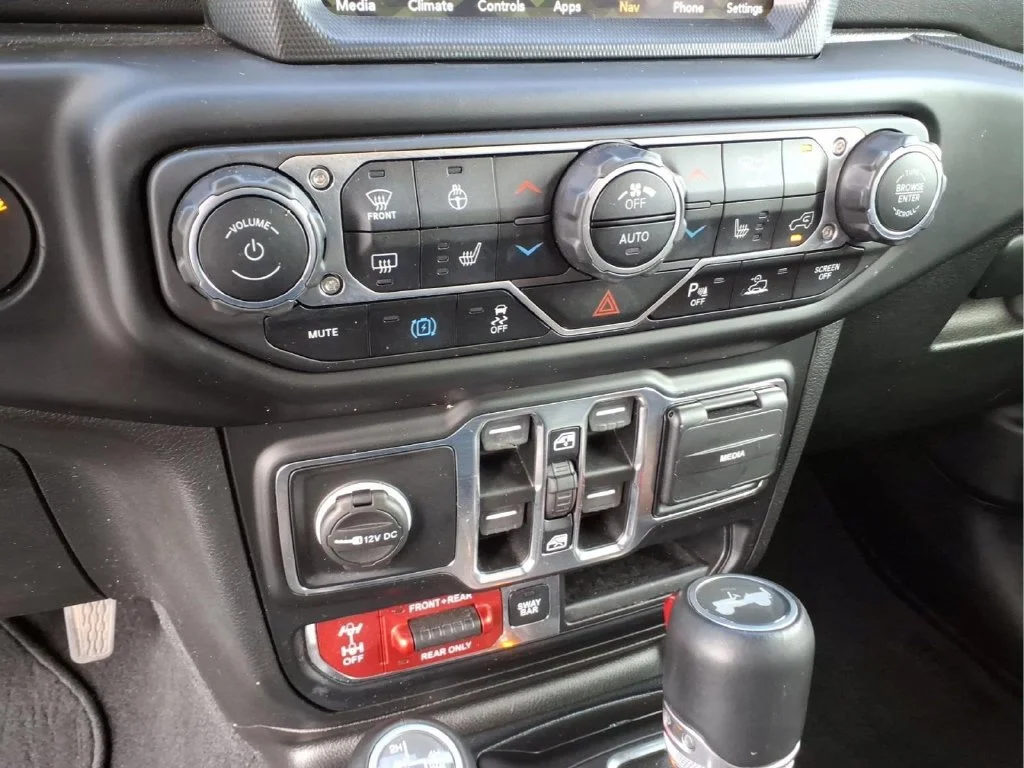 Used 2021 Black Jeep Unlimited Rubicon 4xe image 27