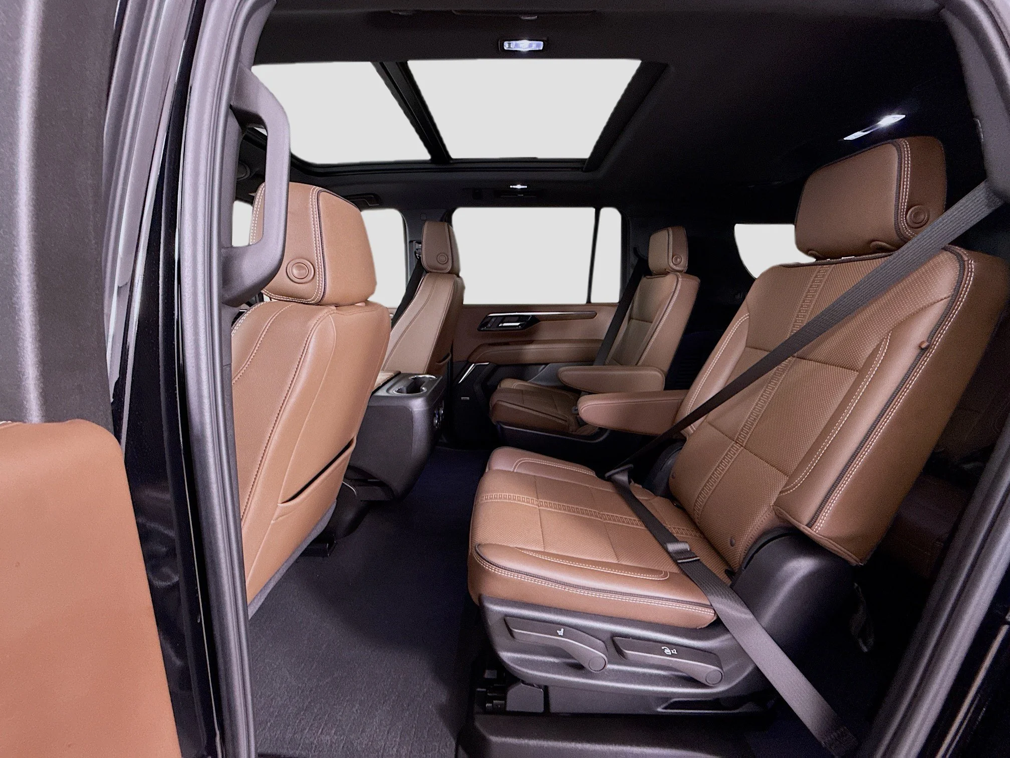 Used 2025 Black Chevrolet High Country image 28