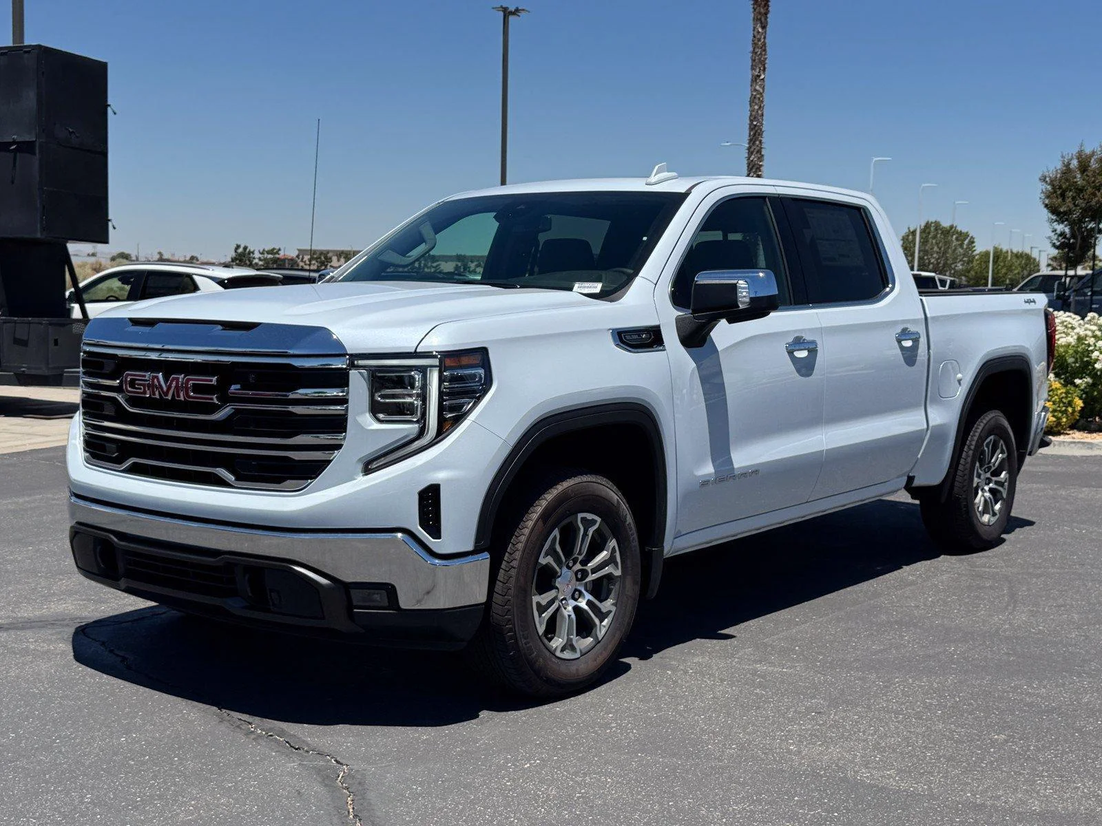 New 2026 Glacier White Tricoat GMC SLT image 3