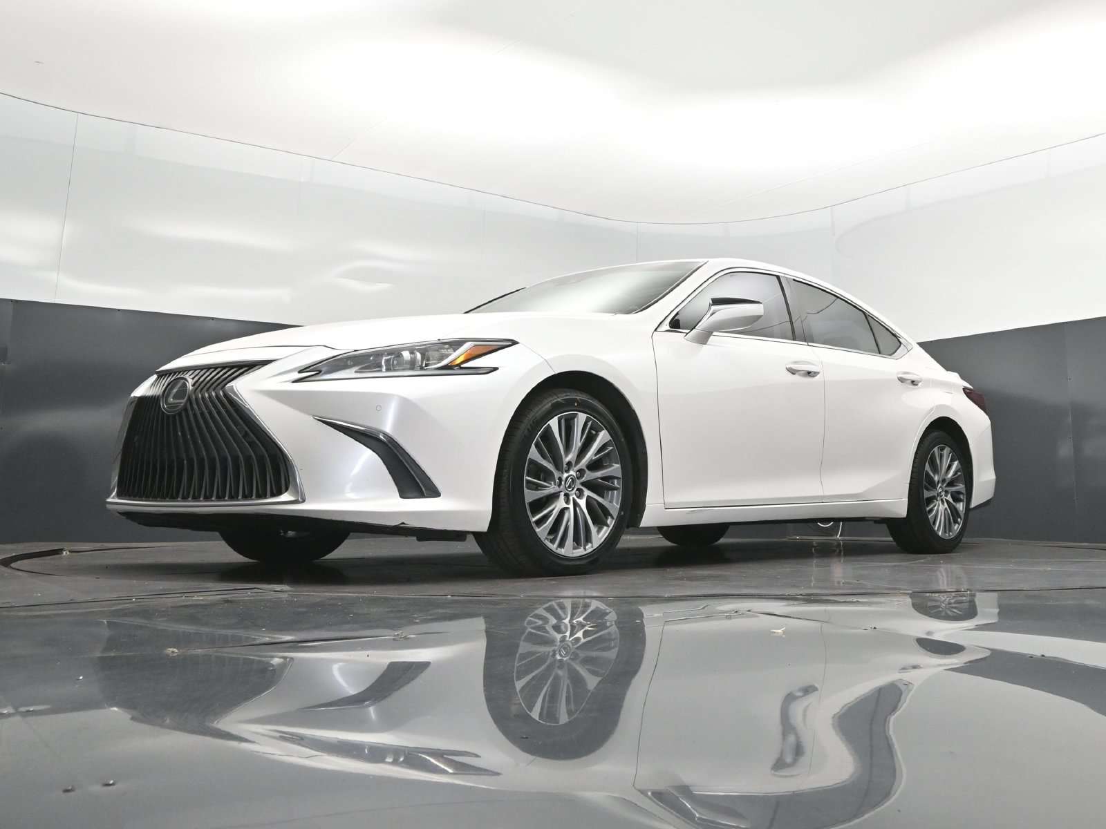 2021 Lexus ES 350 - Photo 38