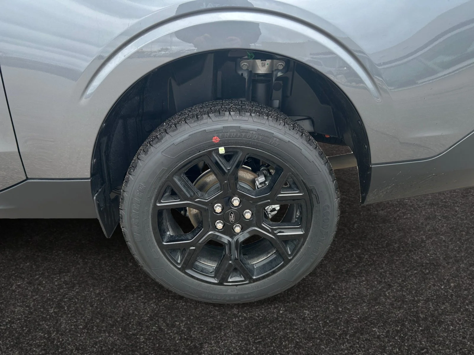 New 2026 Carbonized Grey Metallic Ford XLT image 9