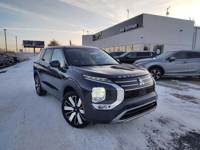 2026 Mitsubishi Outlander SE FWD's photo