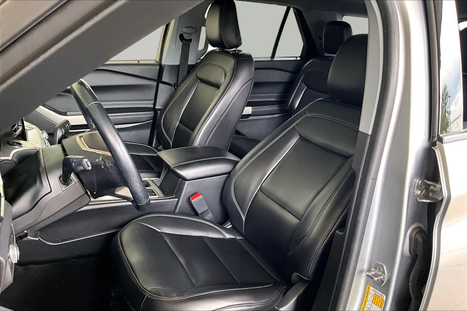 Used 2022 Iconic Silver Ford XLT image 8