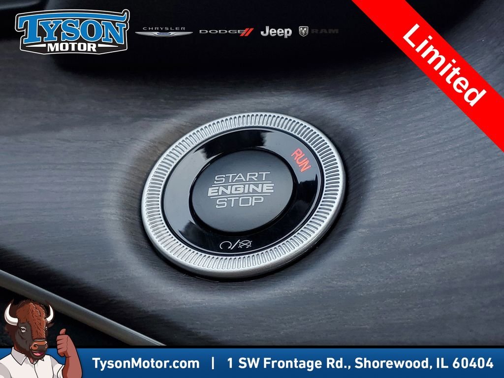 New 2025 Silver Zynith Exterior Paint Jeep Limited image 27