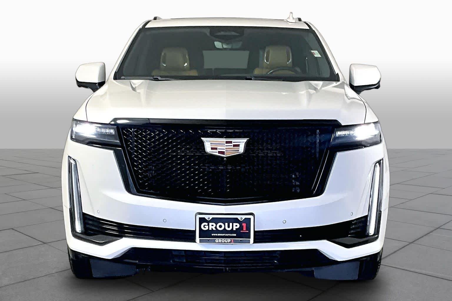 Used 2021 CRYSTAL WHITE TRICOAT Cadillac Sport image 4