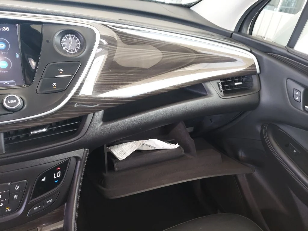 Used 2019 White Buick Essence image 27