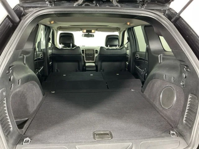 Used 2013 Brilliant Black Crystal Pearl Jeep Laredo image 29