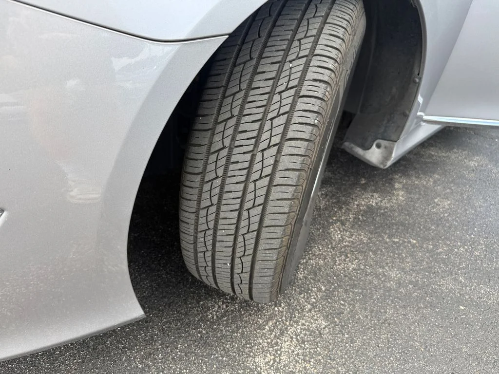 Used 2012 Hyper Silver Metallic Hyundai Base image 24