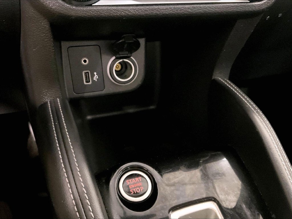 Used 2019 Red Nissan SR image 27
