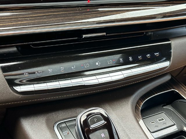 Used 2022 White Cadillac Sport image 32