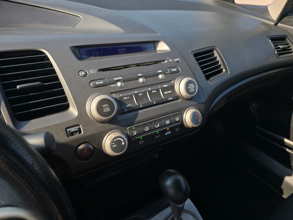 Used 2009  Honda LX-S image 22
