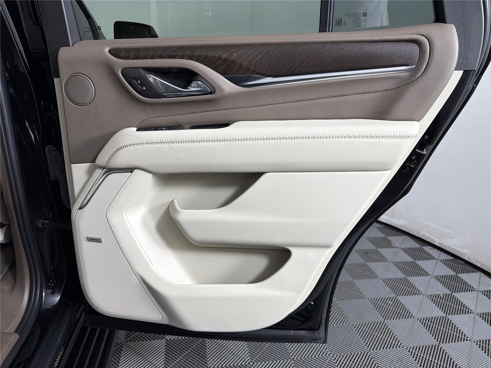 2023 GMC Yukon Denali - Photo 17