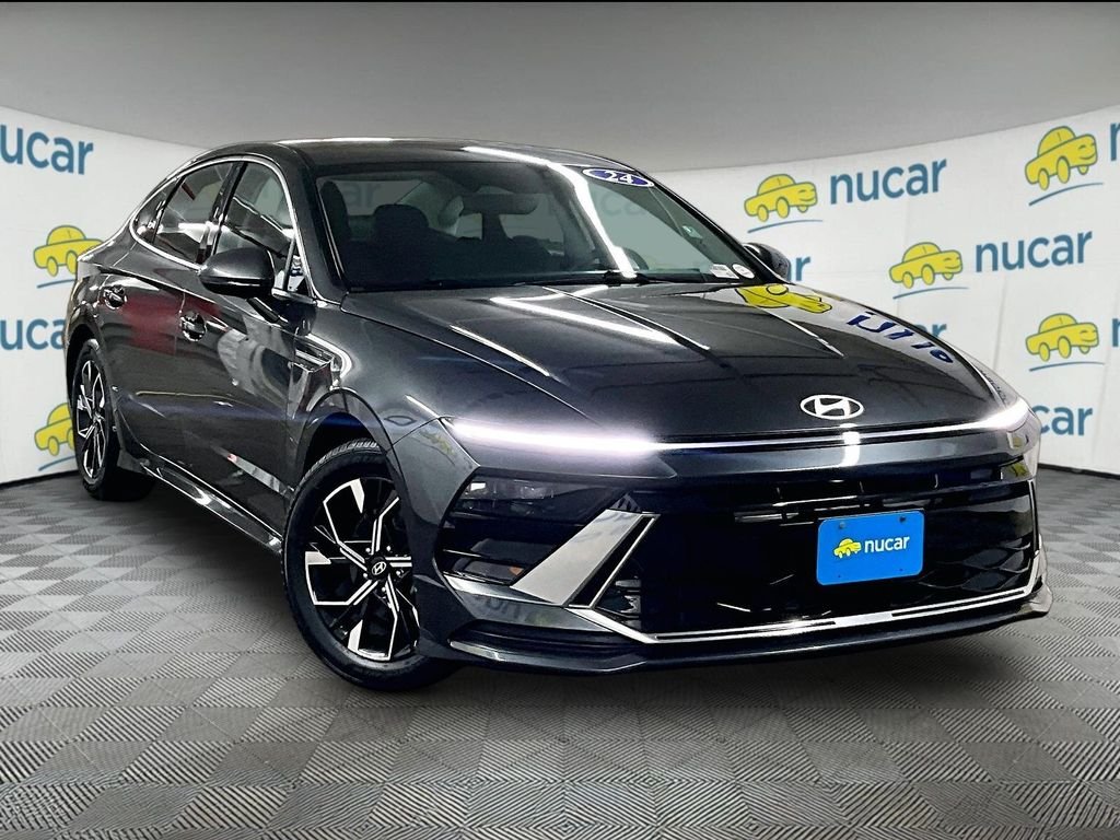 Used 2024 Gray Hyundai SEL image 1