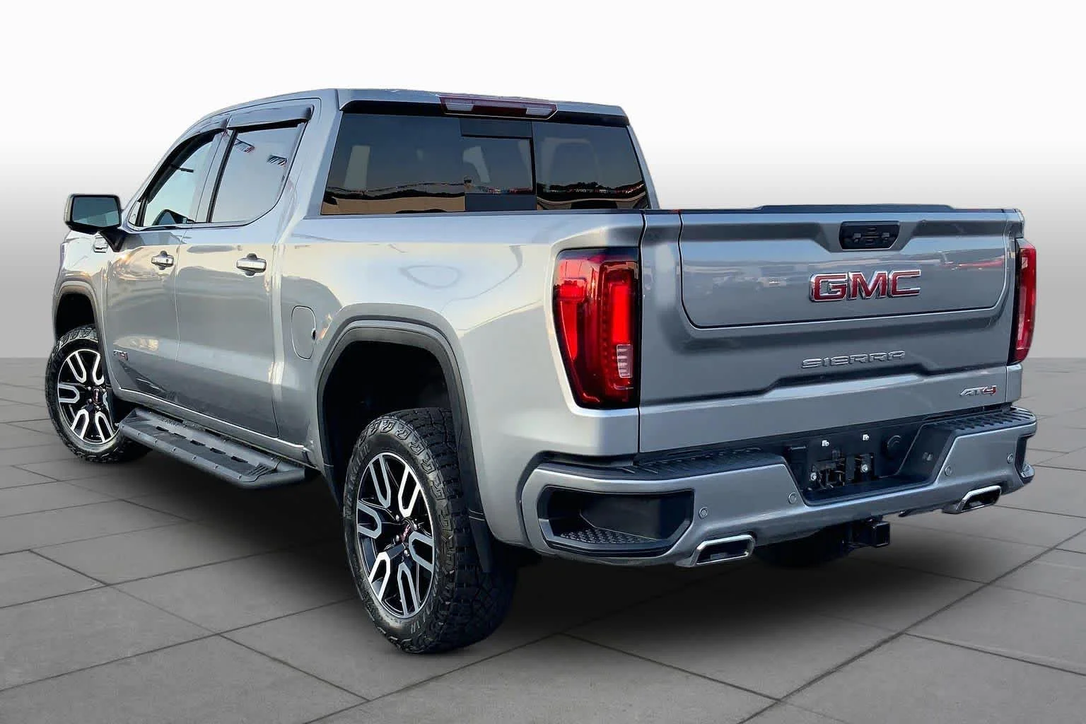 Used 2023 Sterling Metallic GMC AT4 image 12