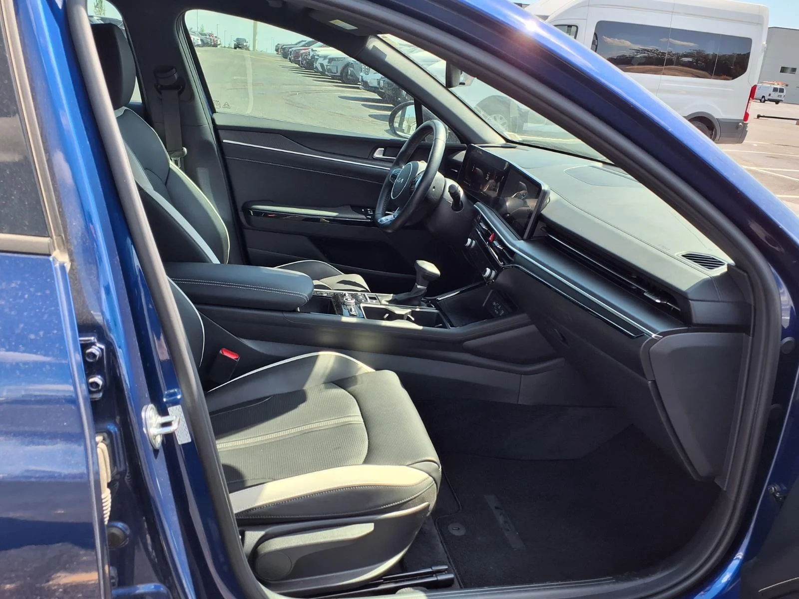 Used 2025 Yacht Blue Kia GT-Line image 22