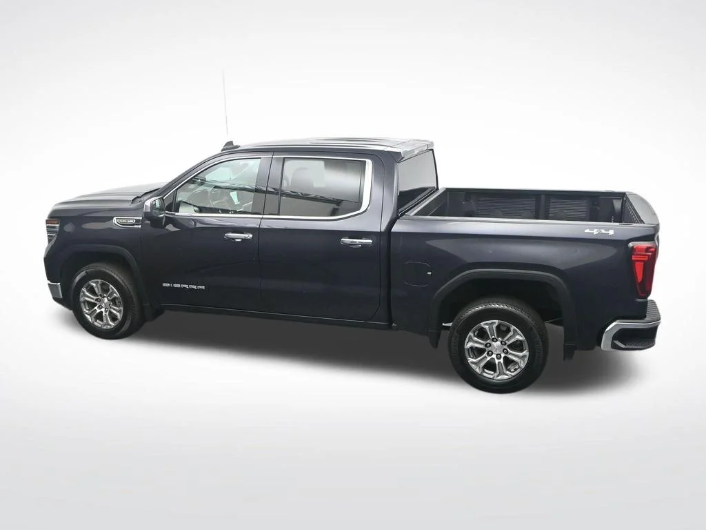 Used 2025 Silver GMC SLT image 36