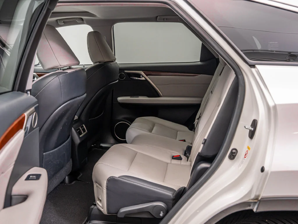 Used 2019 Eminent White Pearl Lexus 350L image 43