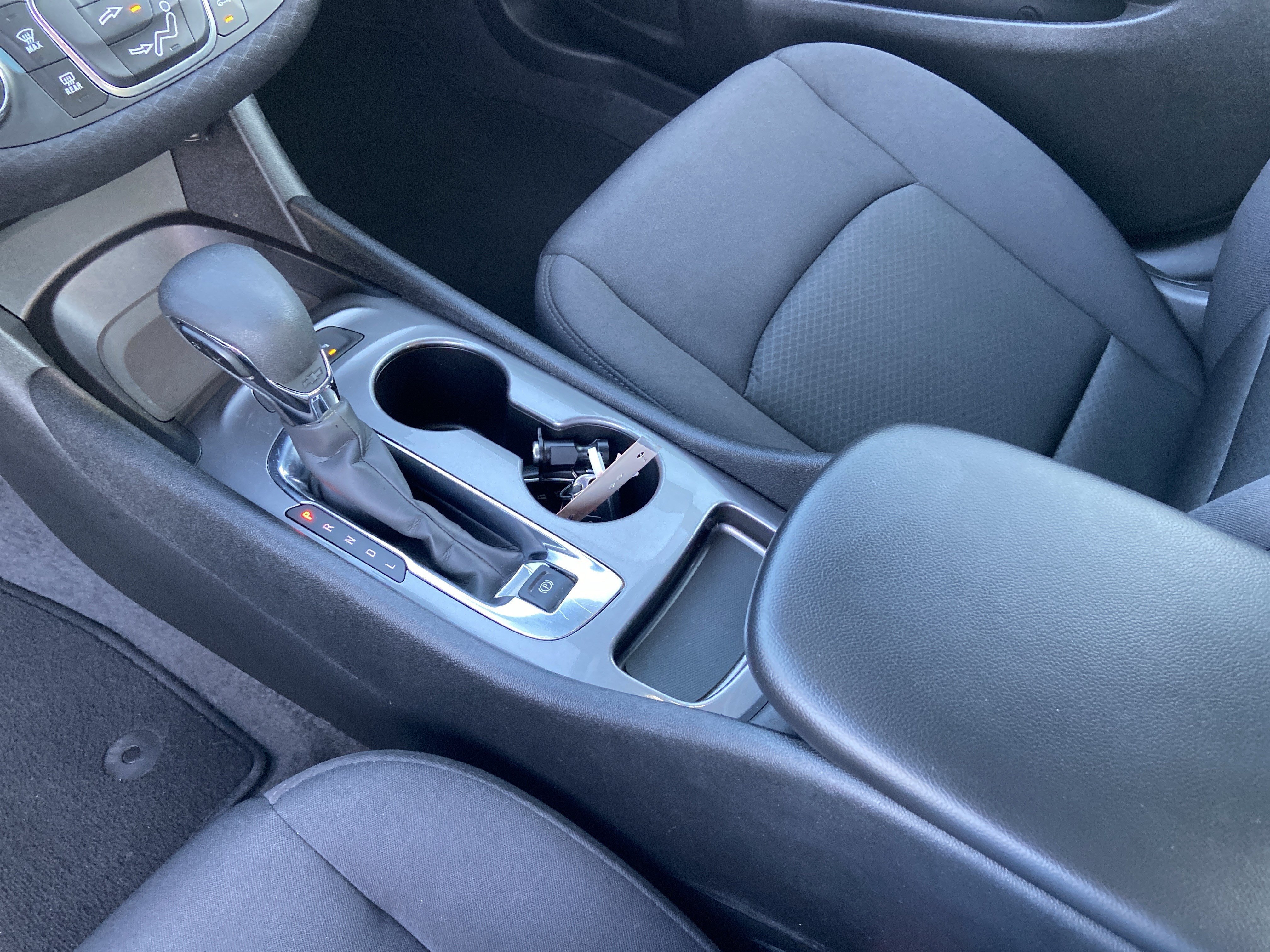 Used 2024 Summit White Chevrolet LS image 24