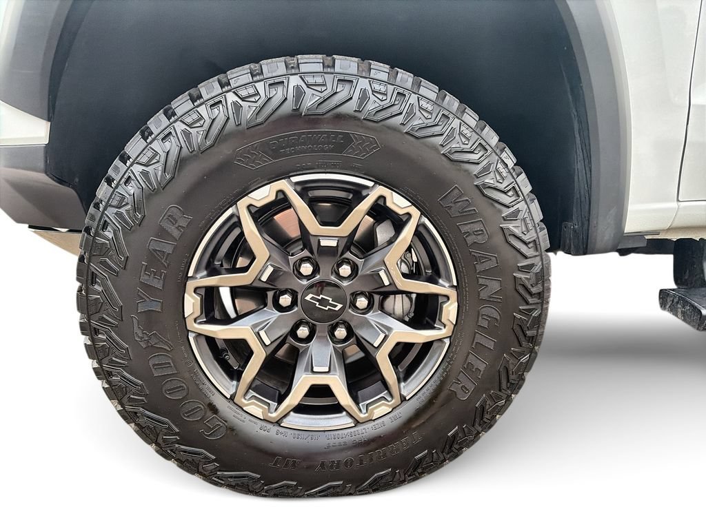 Used 2025 Summit White Chevrolet ZR2 image 34