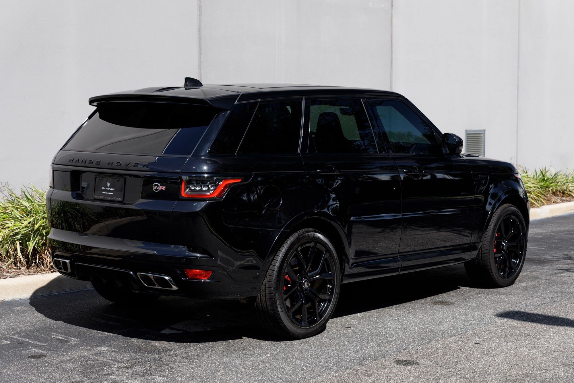 Used 2022 Black Land Rover SVR image 5