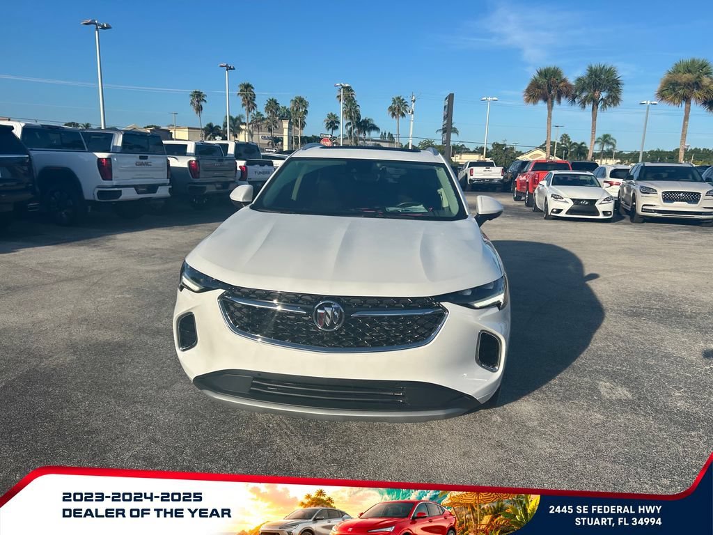 Used 2023 WHITE FROST TRICOAT Buick Avenir image 2