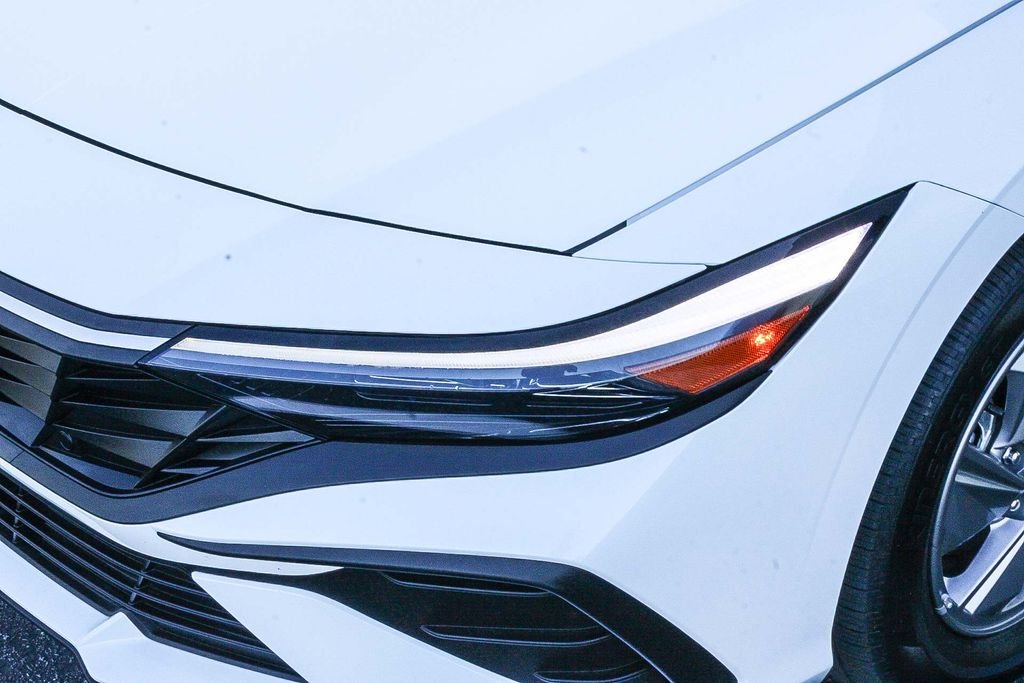 Certified Used 2025 White Hyundai SE image 6