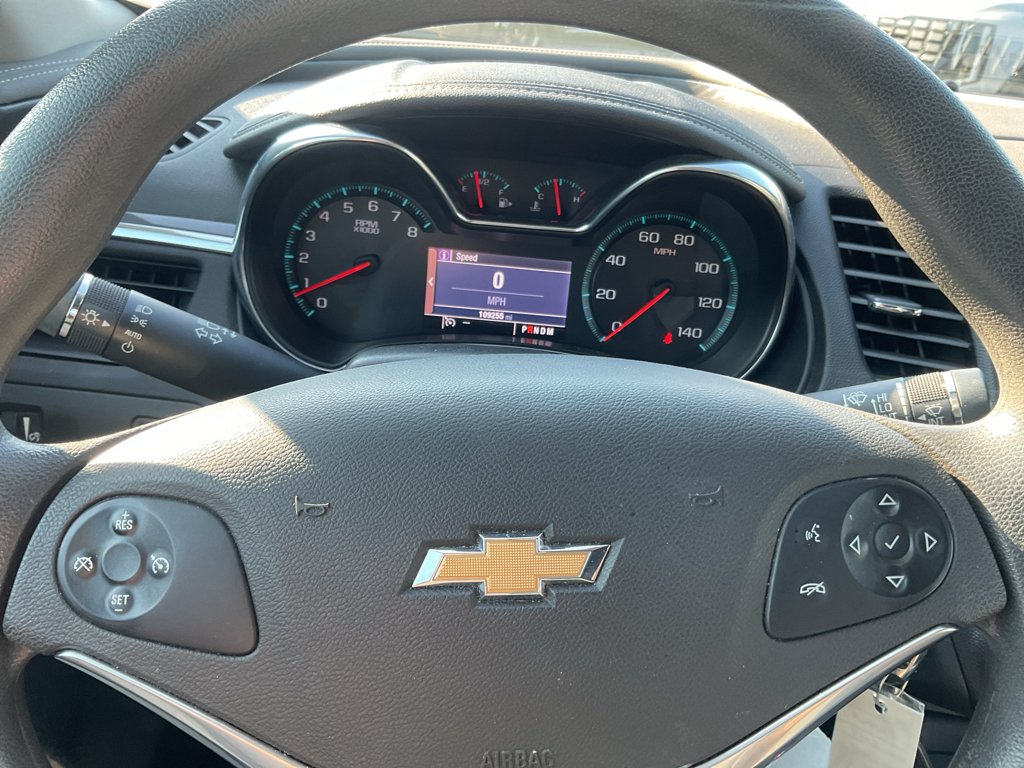 Used 2014 Summit White Chevrolet LS image 23