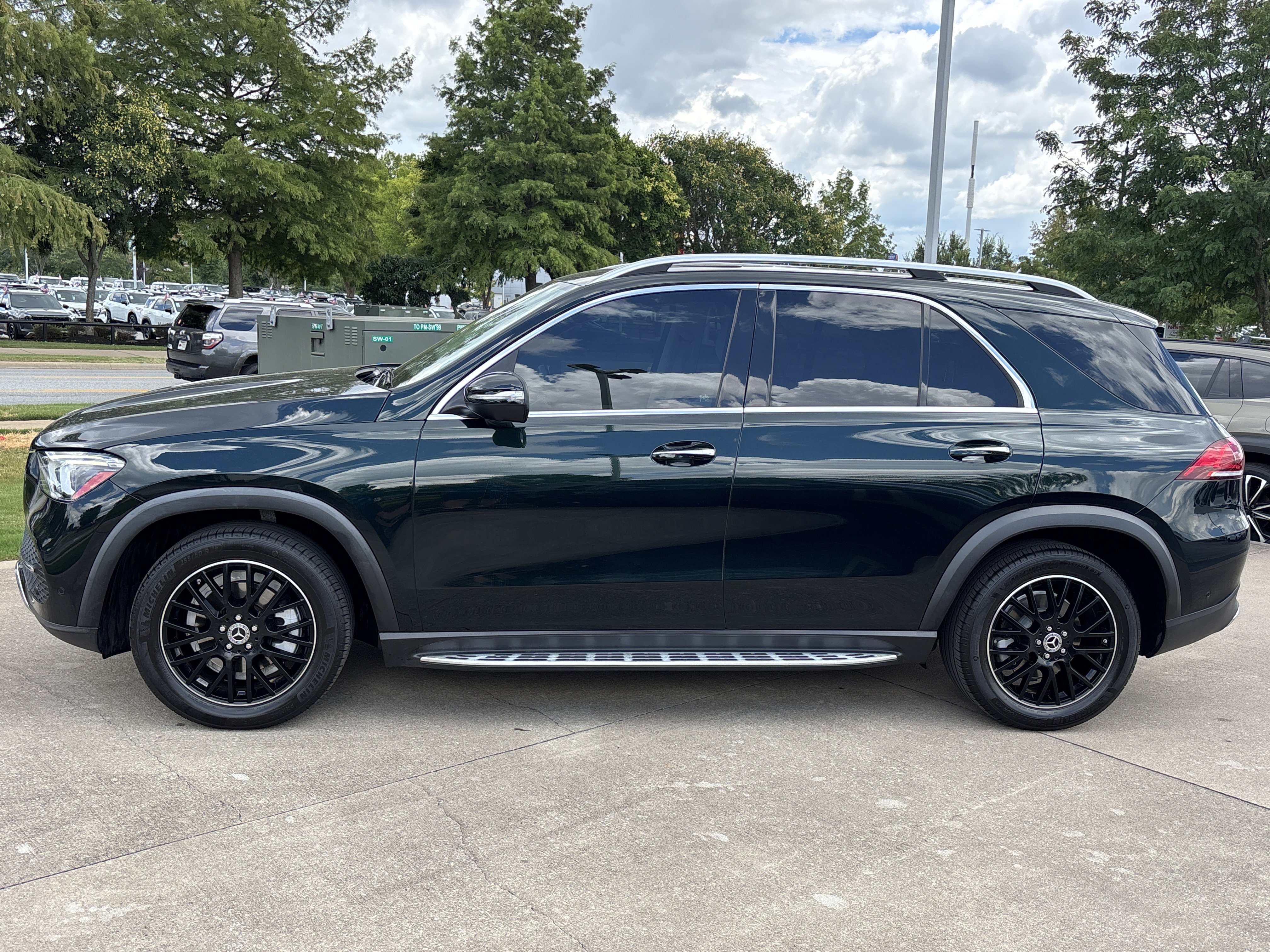 Used 2021 EMERALD GREEN METALLIC Mercedes-Benz  image 12