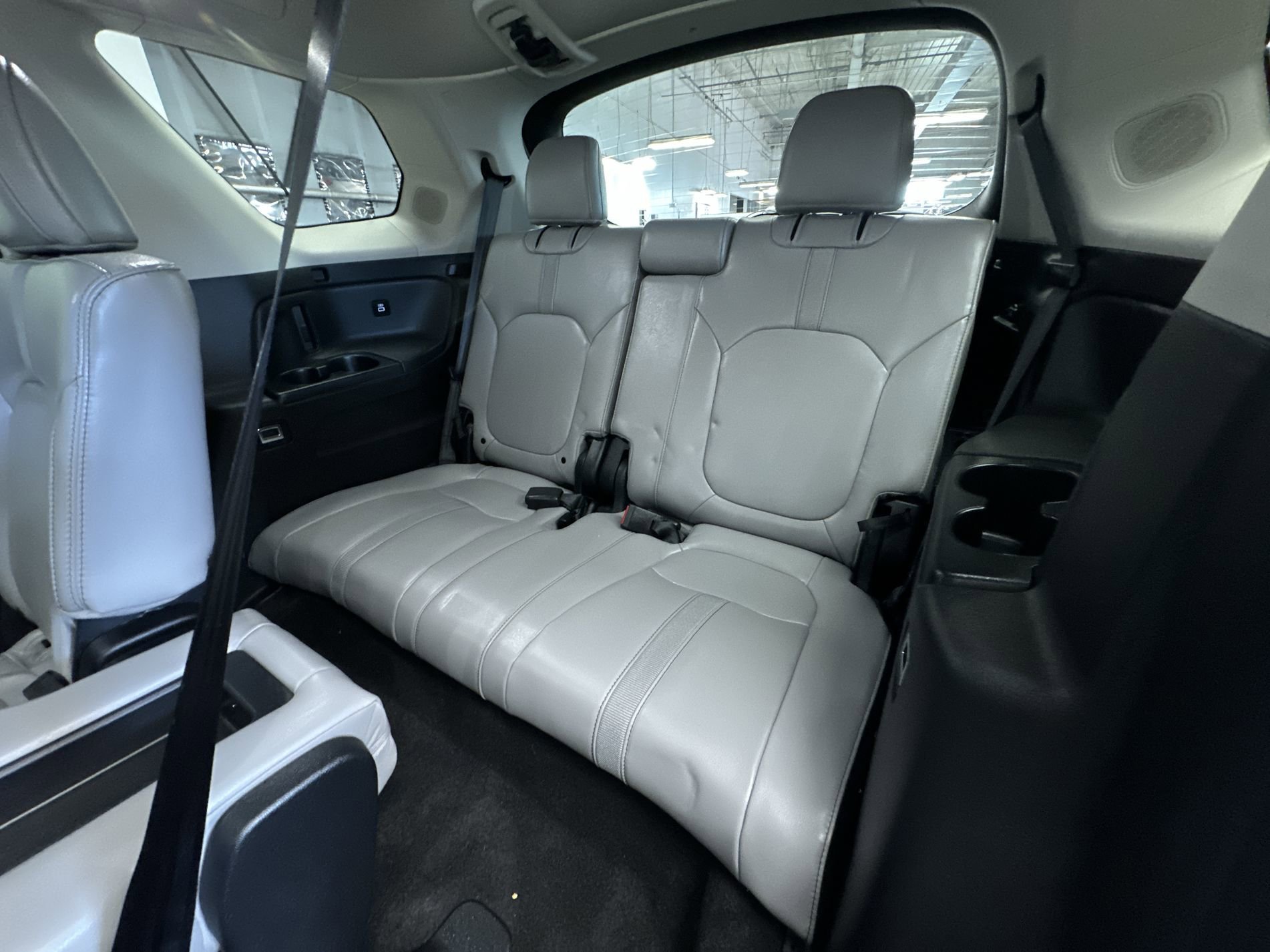 Used 2023 Platinum White Pearl Honda Touring image 24