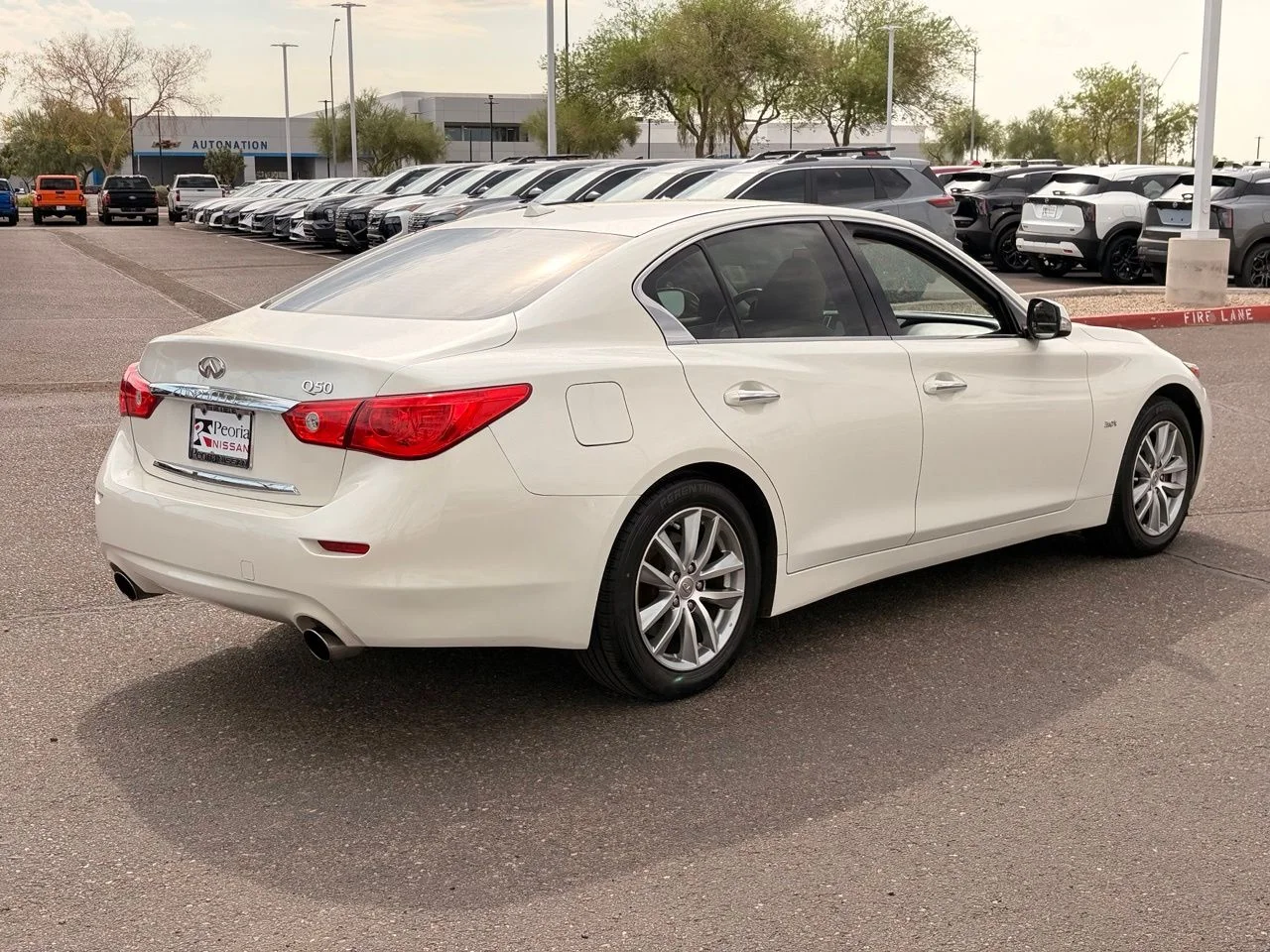 Used 2016 Majestic White INFINITI 3.0t Premium image 5