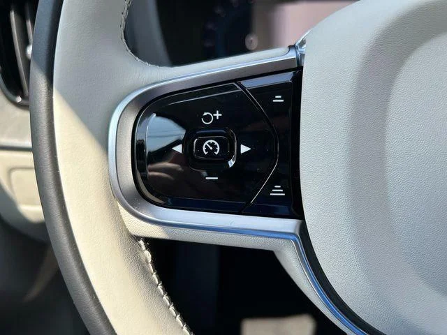 New 2025 White Volvo T8 Ultra image 22