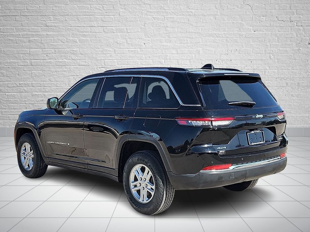 Used 2023 Black Jeep Laredo image 3