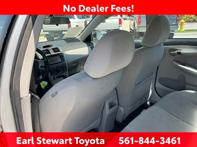 Used 2013 Silver Toyota LE image 12