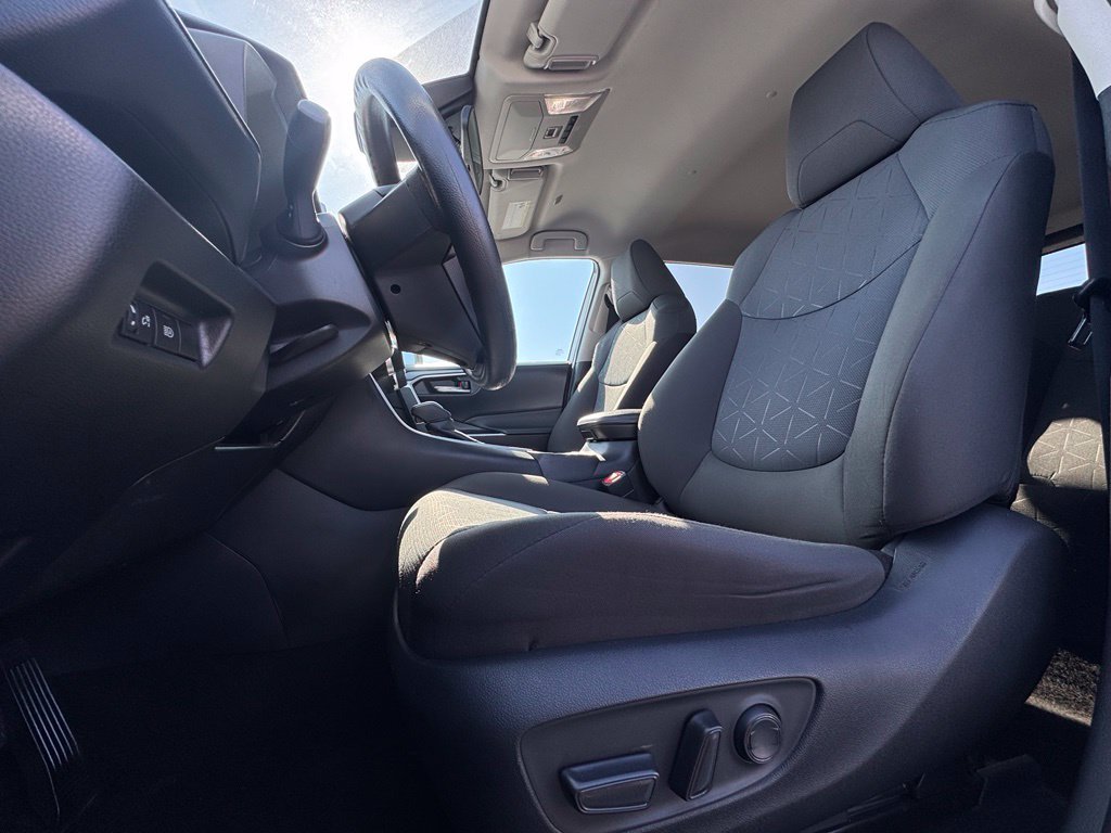 Used 2024 White Toyota XLE image 18