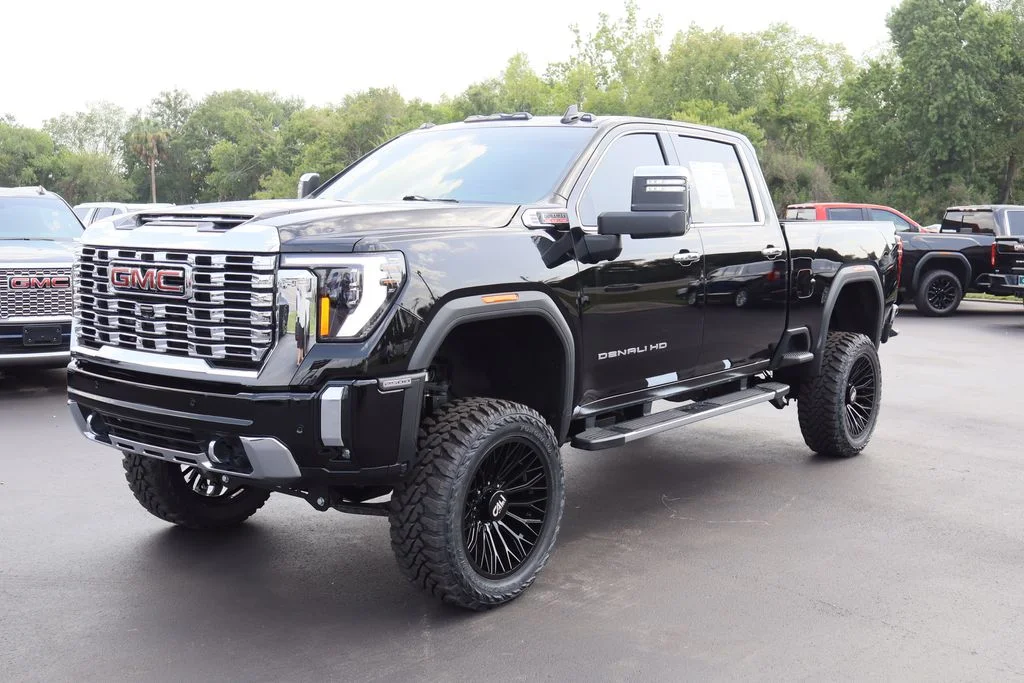 Used 2025 Black GMC Denali image 5