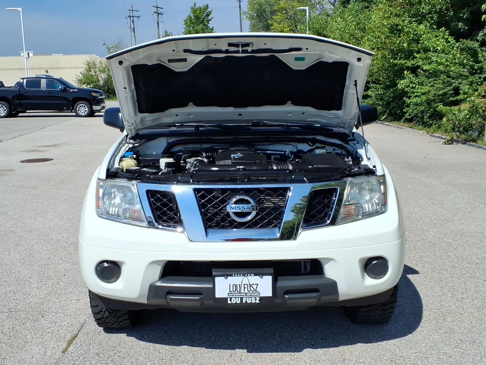 Used 2019 Glacier White Nissan SV image 31